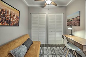 4 Mi to Dtwn: Dallas Gem w/ Furnished Patio