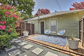 Bright Bungalow G in Dallas w/ Outdoor Patio!