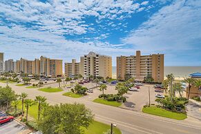 Pool/beach-view Gulf Shores Condo: Family Friendly