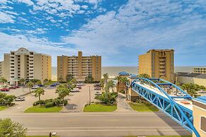 Pool/beach-view Gulf Shores Condo: Family Friendly