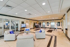 Pool/beach-view Gulf Shores Condo: Family Friendly