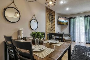 Cozy Resort-style Gatlinburg Condo: Indoor Pool!