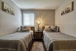 Cozy Resort-style Gatlinburg Condo: Indoor Pool!