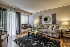 Cozy Resort-style Gatlinburg Condo: Indoor Pool!