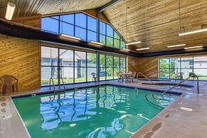 Cozy Resort-style Gatlinburg Condo: Indoor Pool!