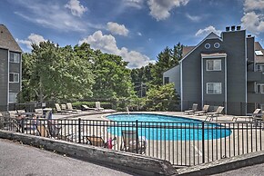 Cozy Resort-style Gatlinburg Condo: Indoor Pool!