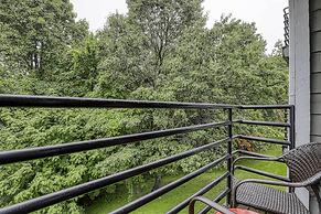 Cozy Resort-style Gatlinburg Condo: Indoor Pool!