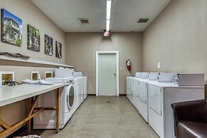 Cozy Resort-style Gatlinburg Condo: Indoor Pool!