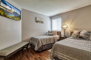 Cozy Resort-style Gatlinburg Condo: Indoor Pool!