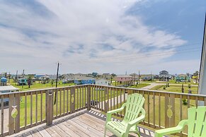 Walk to Water: Family-friendly Surfside Beach Home