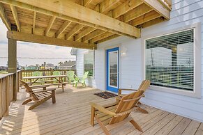 Walk to Water: Family-friendly Surfside Beach Home