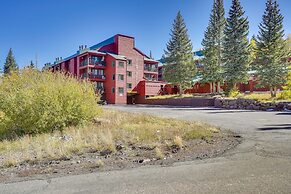 Mountainside Paradise: Ski-in/ski-out Resort Condo