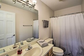 Intervale Family Retreat: Mtn View & Pool Access!