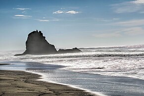 Spectacular Ocean View Retreat w/ Private Beach