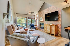 Galena Townhome w/ Deck & Community Perks!