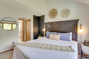 Galena Townhome w/ Deck & Community Perks!