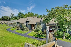 Galena Townhome w/ Deck & Community Perks!