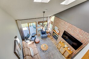 Galena Townhome w/ Deck & Community Perks!