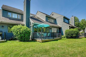 Galena Townhome w/ Deck & Community Perks!