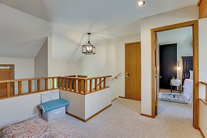 Galena Townhome w/ Deck & Community Perks!