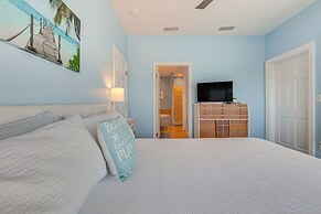 Water View Dauphin Island Condo w/ Boat Slips