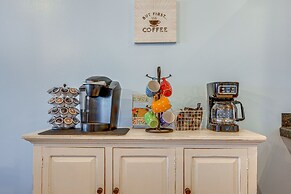 Water View Dauphin Island Condo w/ Boat Slips