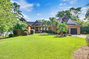 Luxe Lakefront Apartment w/ Shared Pool & Dock!