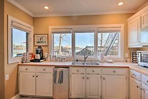 Luxe Lakefront Apartment w/ Shared Pool & Dock!