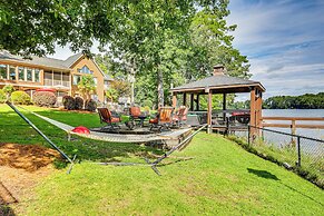 Luxe Lakefront Apartment w/ Shared Pool & Dock!