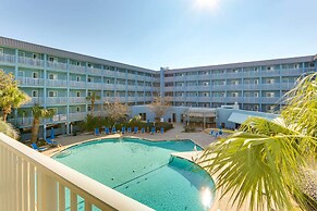 Resort Amenities & Beach Access: Hilton Head Condo