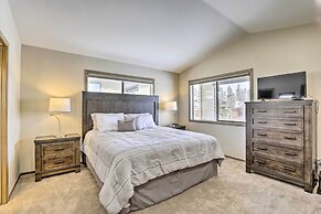 Sleek Frisco Townhome w/ Views: 8 Mi to Copper Mtn
