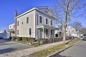 Bright Apartment - 1/2 Mi to Greenport Harbor!