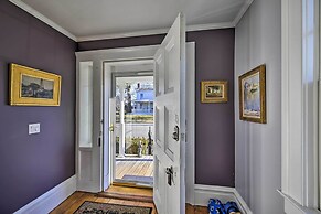 Bright Apartment - 1/2 Mi to Greenport Harbor!