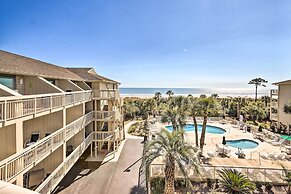 Oceanfront Condo: Heated Pool & Steps to Beach!