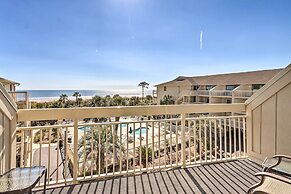 Beachfront Condo w/ Pool Access in Hilton Head!