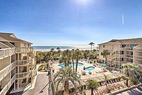 Beachfront Condo w/ Pool Access in Hilton Head!