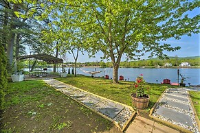 Lake Luzerne Home w/ Fire Pit on Hudson River