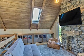 8 Mi to Ski: Custom-built Cabin in Breckenridge