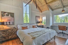 8 Mi to Ski: Custom-built Cabin in Breckenridge