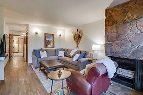 Walk to Ski Shuttle: Cozy Mountain Meadows Condo