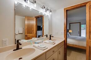 Walk to Ski Shuttle: Cozy Mountain Meadows Condo