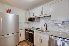 Walk to Ski Shuttle: Cozy Mountain Meadows Condo