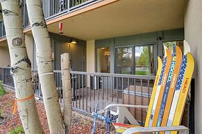 Walk to Ski Shuttle: Cozy Mountain Meadows Condo