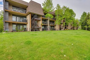 Walk to Ski Shuttle: Cozy Mountain Meadows Condo