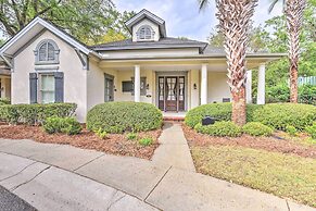 7 Mi to Beach: Bluffton Cottage w/ Furnished Patio