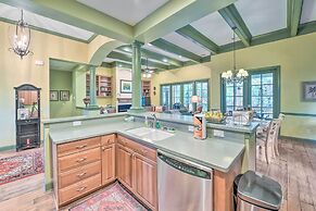 7 Mi to Beach: Bluffton Cottage w/ Furnished Patio