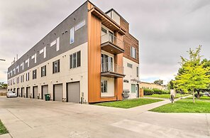 City Skyline Views: Upscale Denver Townhome
