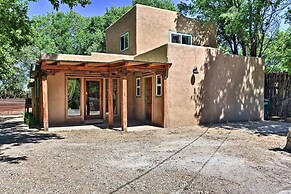 Cozy Home w/ Media Room: Short Walk to Taos Plaza!