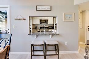 2 Mi to Beach: Condo w/ Pool Access in Hilton Head