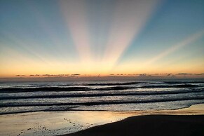 Corpus Christi Condo w/ Pool Access, Walk to Beach